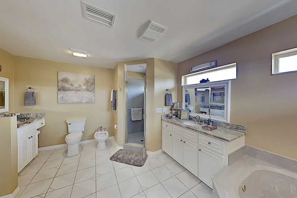 Beautiful River W/ Private Pool, Dock & Beach 3 Bedroom Home