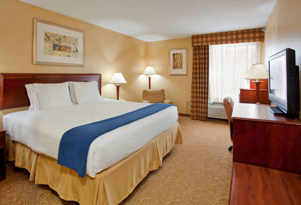 Holiday Inn Express Hotel & Suites Fenton/I-44 by IHG