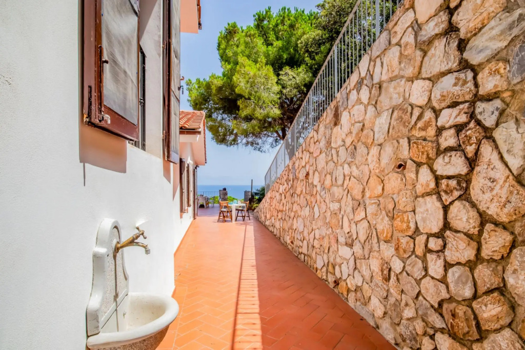 Villa Perla, a terrace that will make you dream-Villa Perla