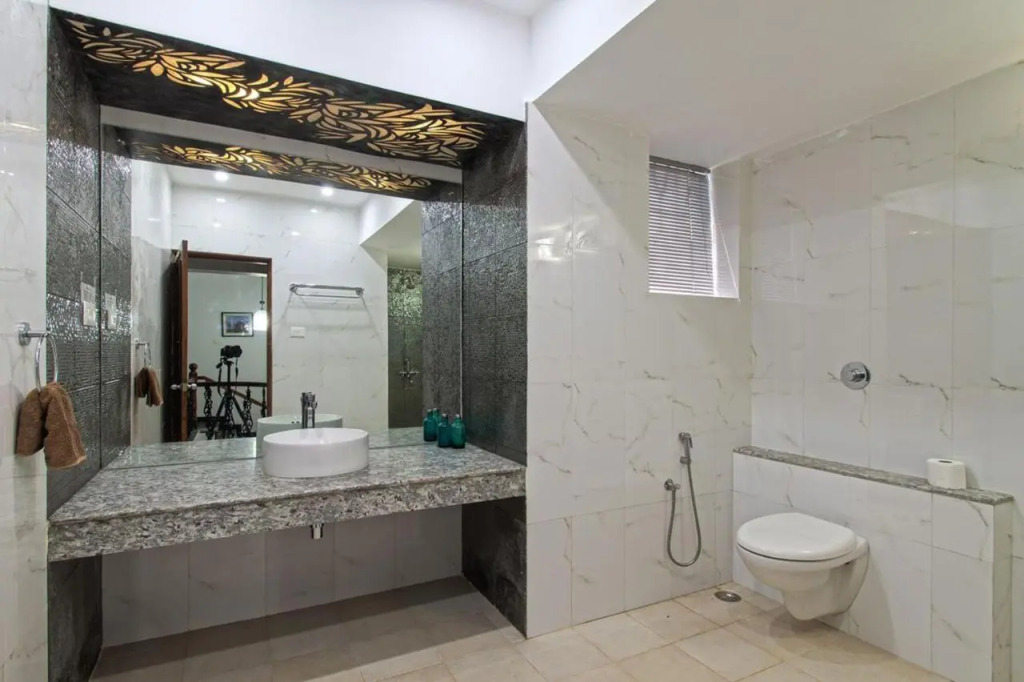 Villa Calangute Phase 17 -16 or 17BHK -Great For Large Groups