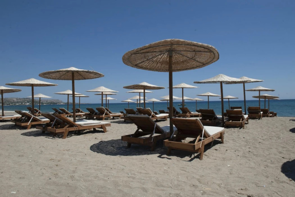 Costa Lindia Beach