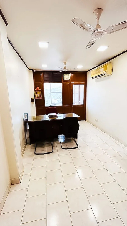 Roomshala 142 Bed Chamber South ex