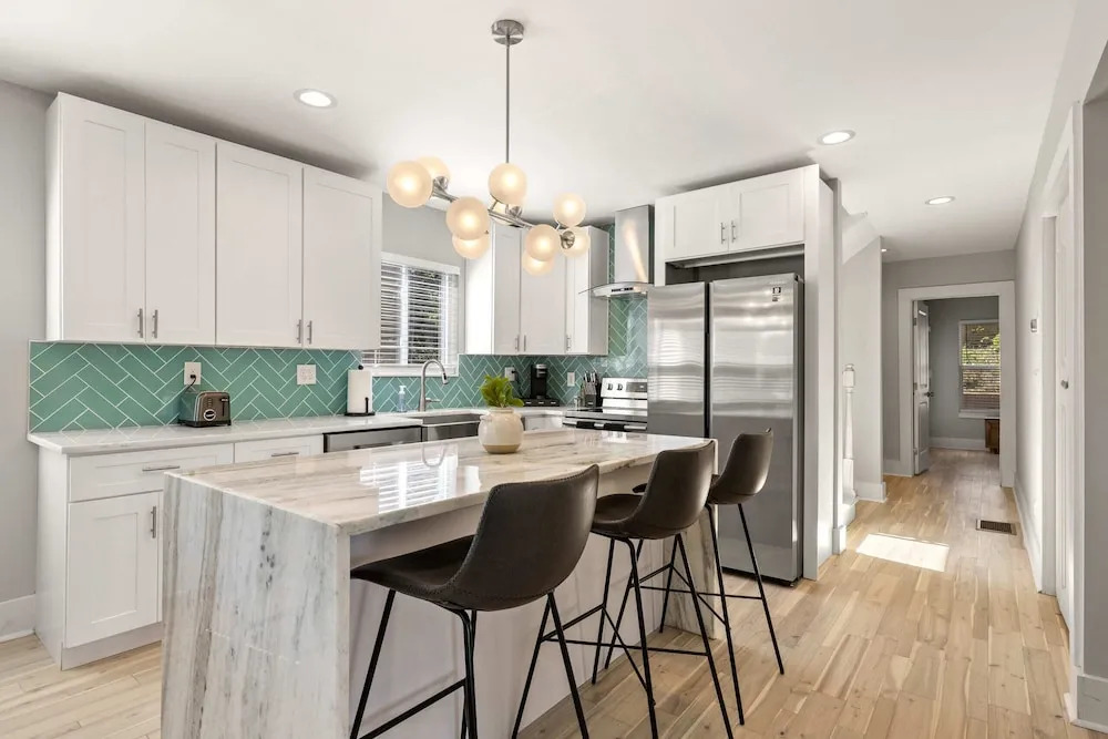 Twin Homes - 8 Bedroom Retreat In Central ATL