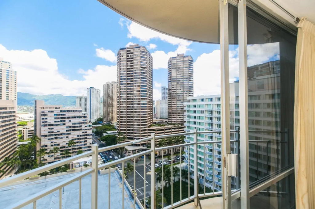 Ilikai Marina 1783 Condo - One Bedroom, Full Kitchen & Free Wifi by RedAwning