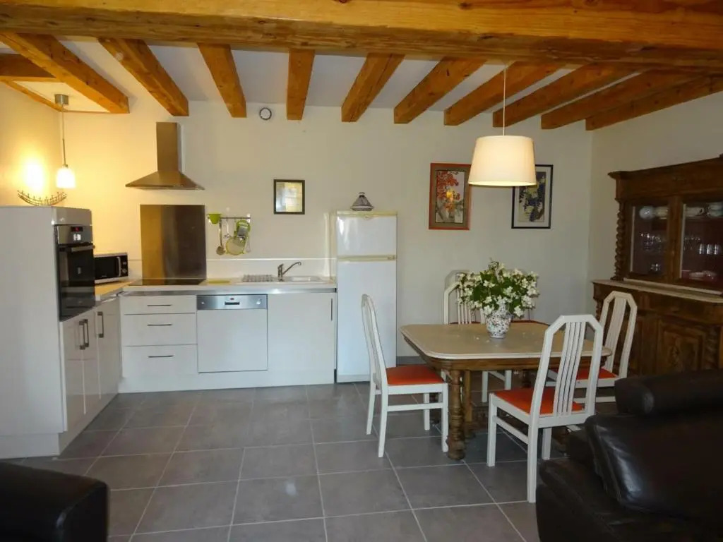 Gîte confortable à Huismes, proche de Chinon avec cour fermée - FR-1-381-370