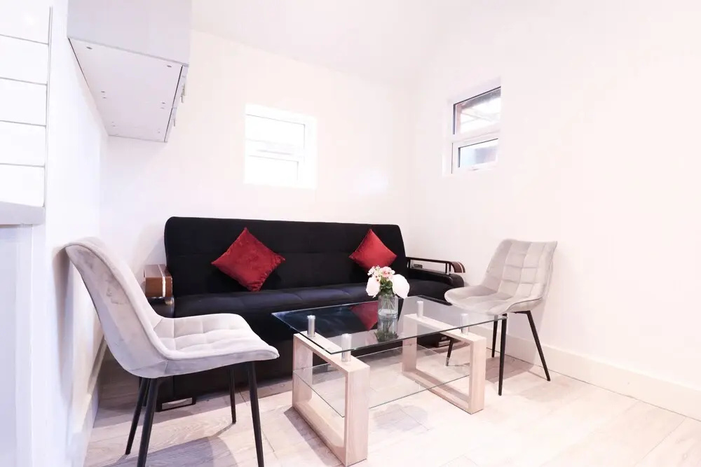 Everest Lodge Serviced Apartments for Contractors & Families, Free WiFi & Netflix By Redwood Stays