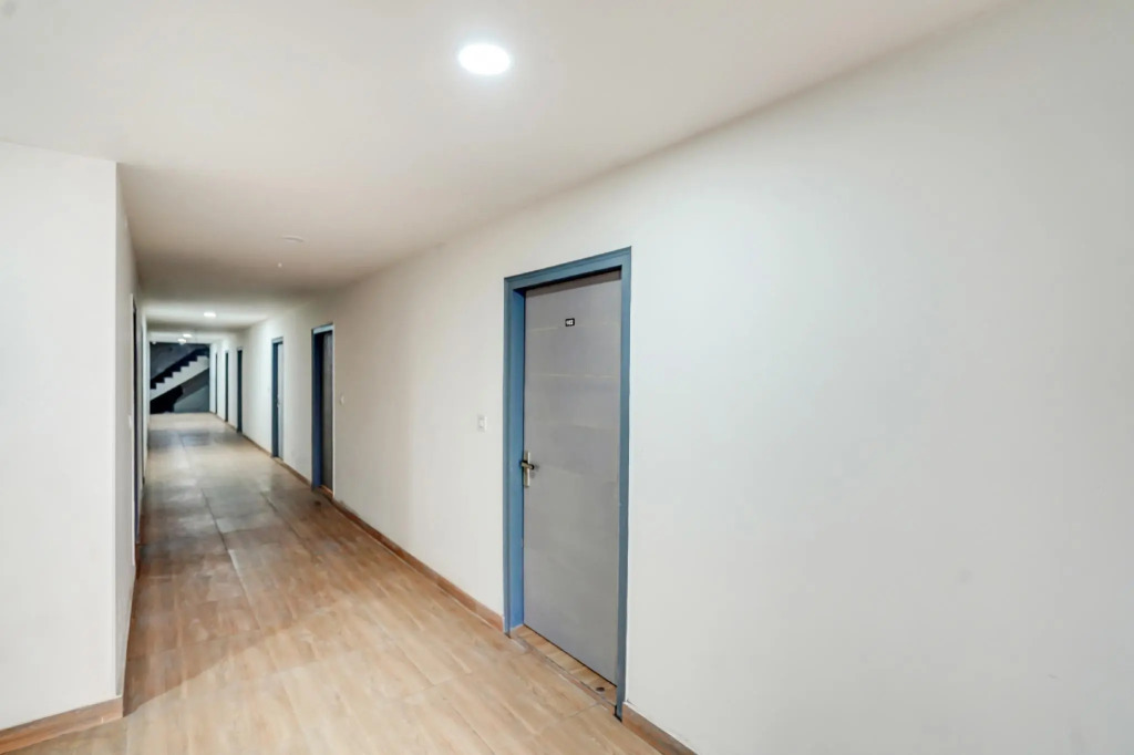 OYO 78855 White Sky Hotel