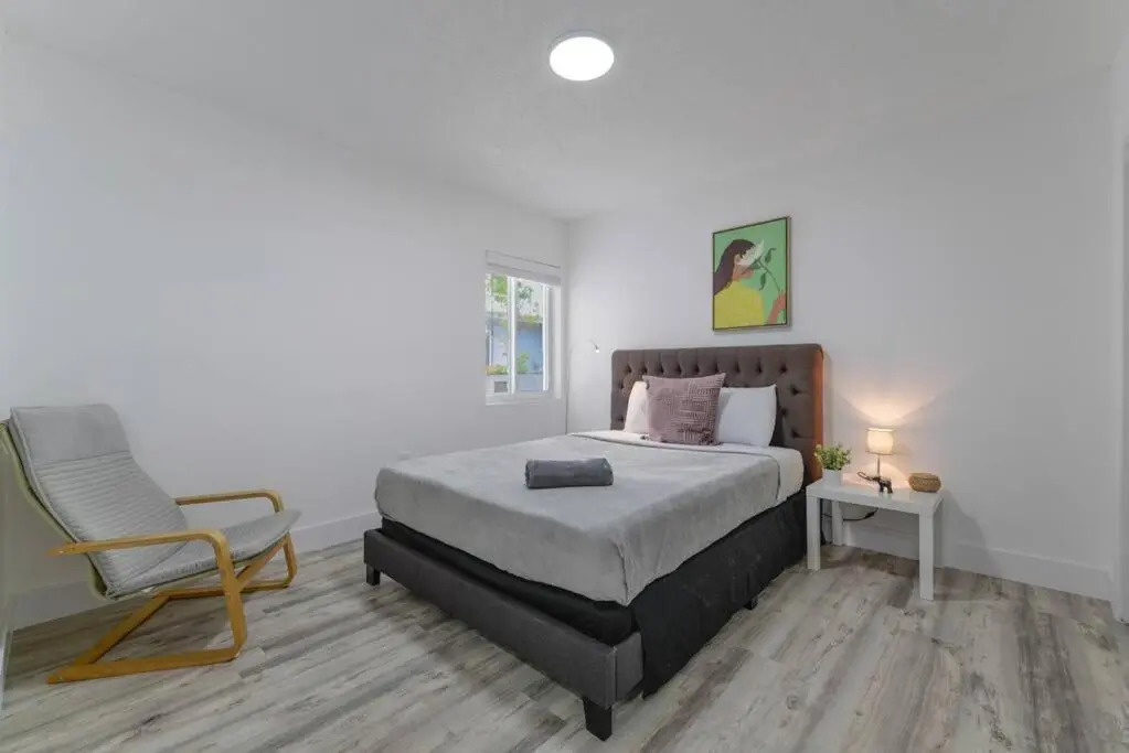 *Beautiful Family House 3 bd/2 bathrooms+backyard*