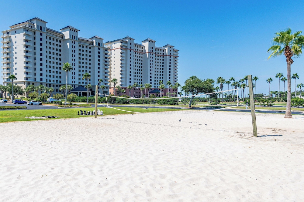 The Beach Club B202