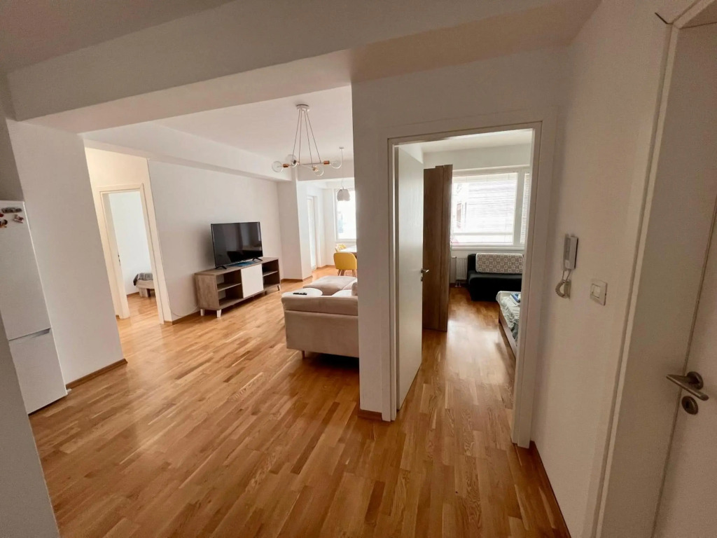 High-End Spacious Apartment next to City Mall