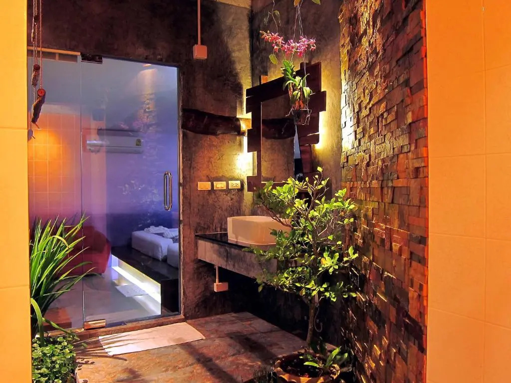 Forest Bungalows & Mamas Restaurant