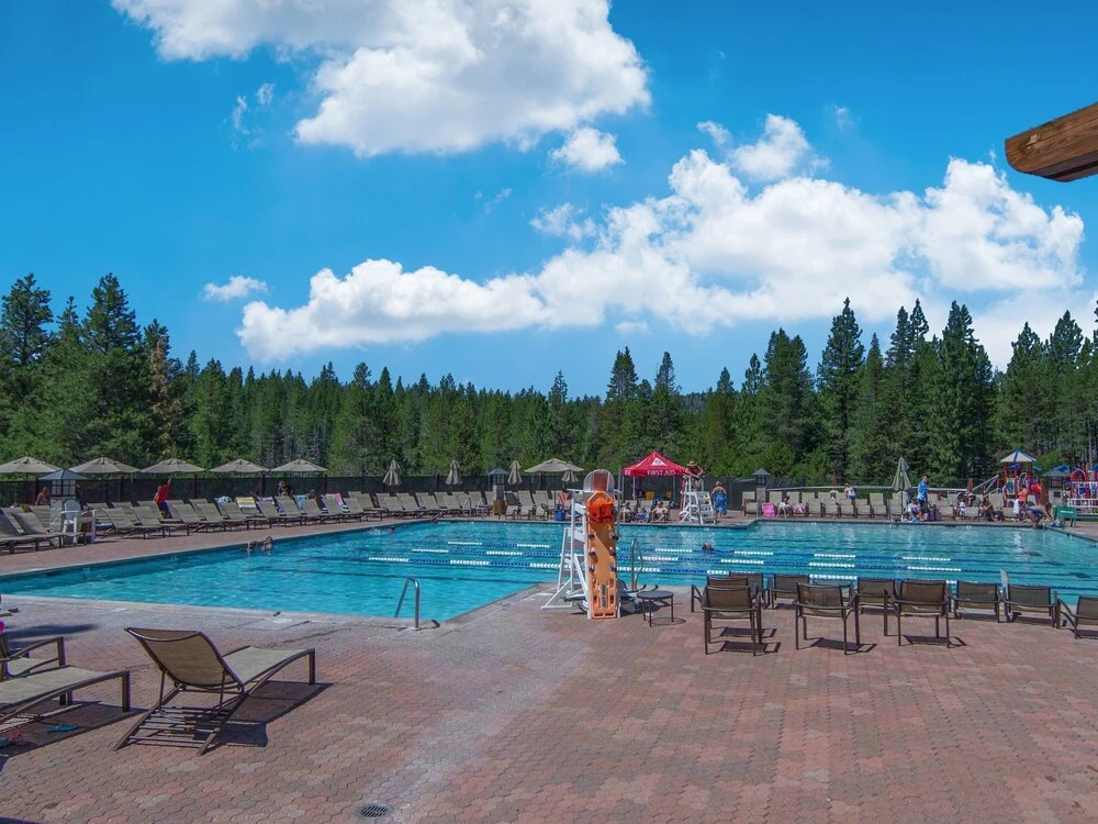 Cozy Haven Near Tahoe Donner Amenities 3 Bedroom Home
