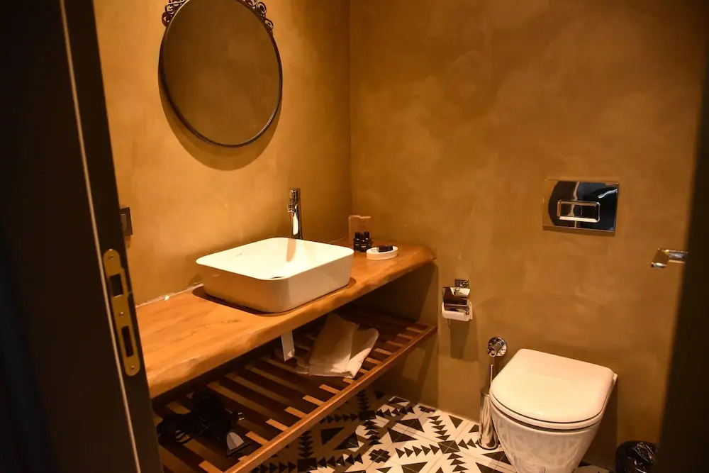 Adess Otel