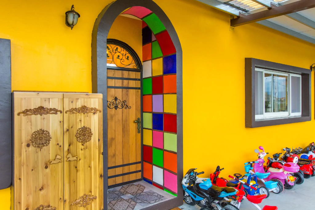 colorful wooden horse homestay