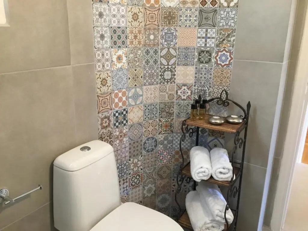 Athens-Plaka, Peter’s beautiful apartment in Temple of Zeus