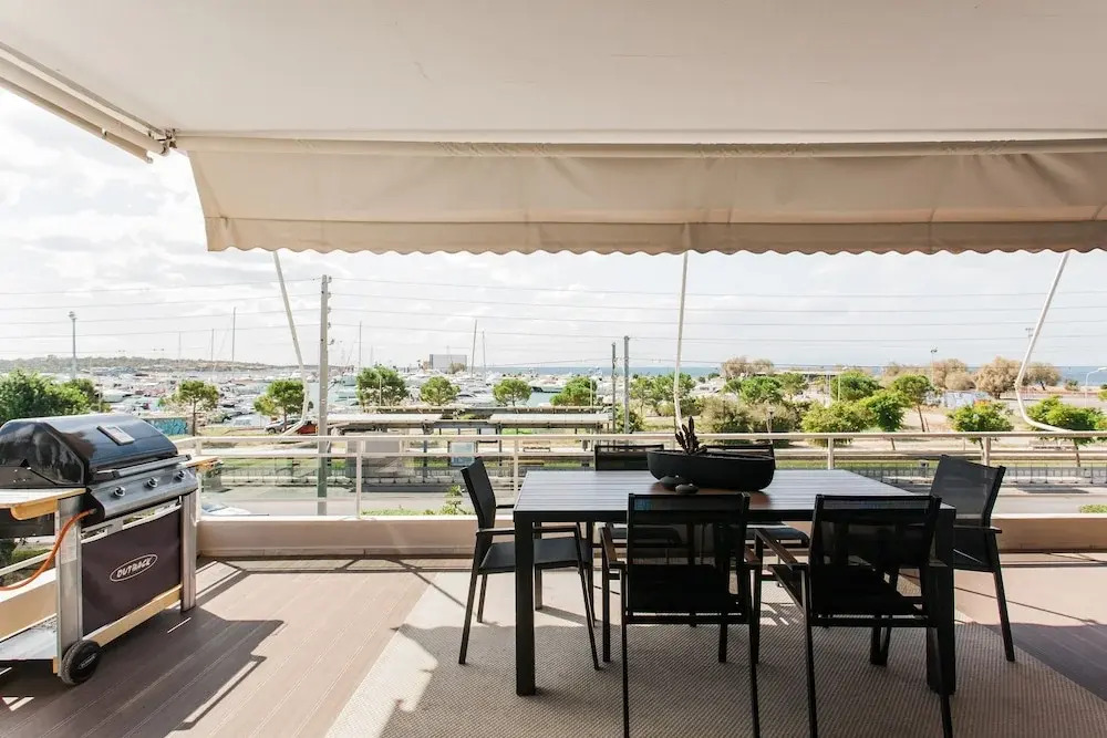 5BD 2 Level Beachfront Luxury Apt by the Olon