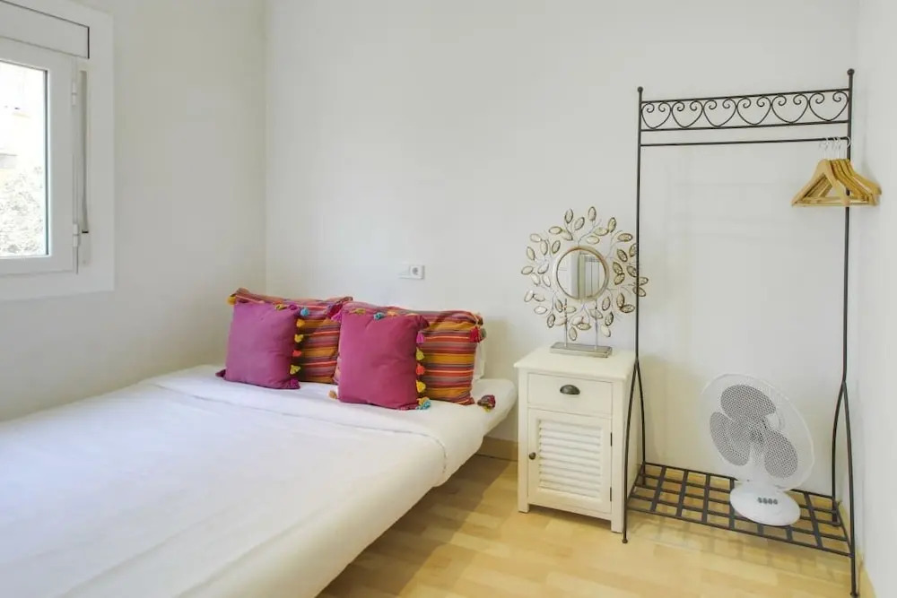 Fabulous 2 Bed with terrace close to Plaza España