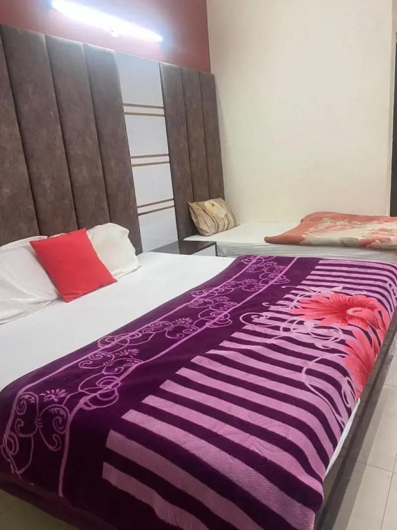 Hotel Krishna Palace By Grb