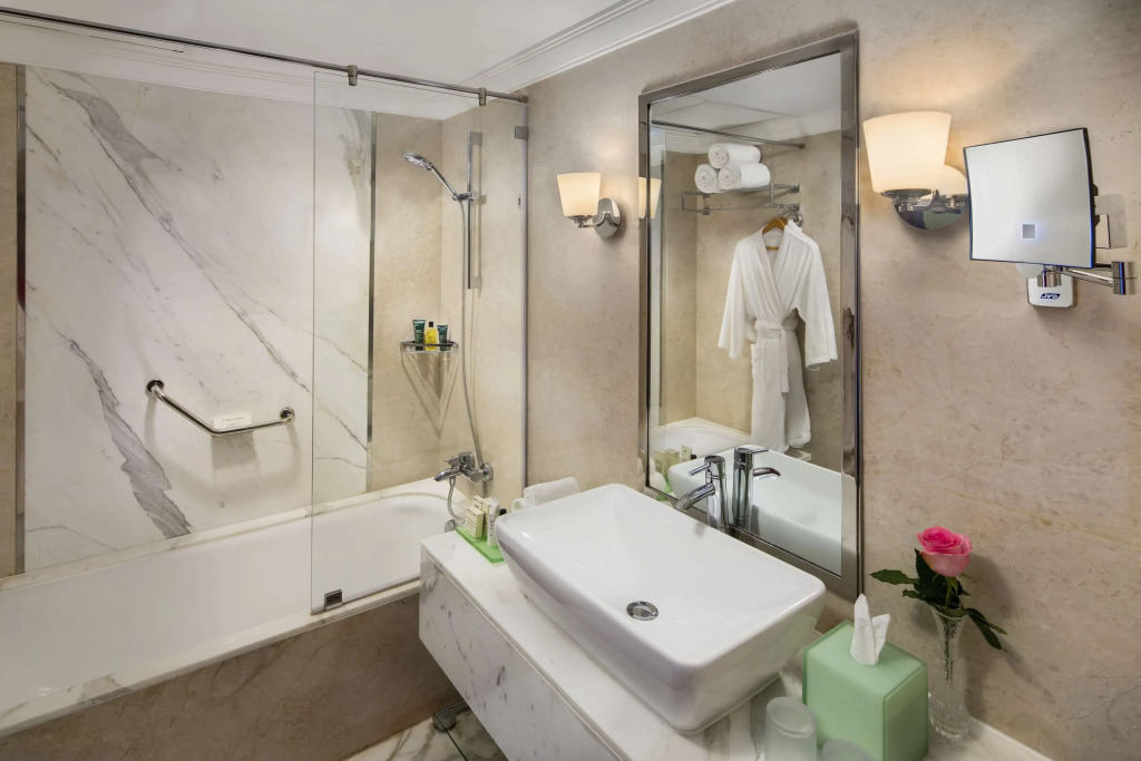 Hilton Alexandria Corniche Hotel