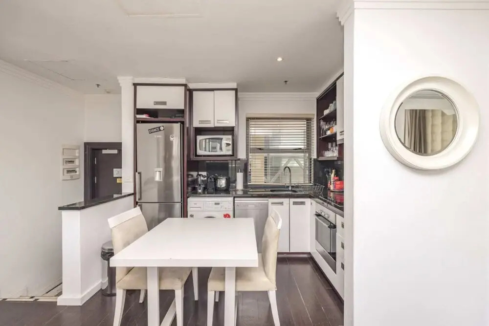 Central and Spacious 1 Bedroom Flat With Swimming Pool