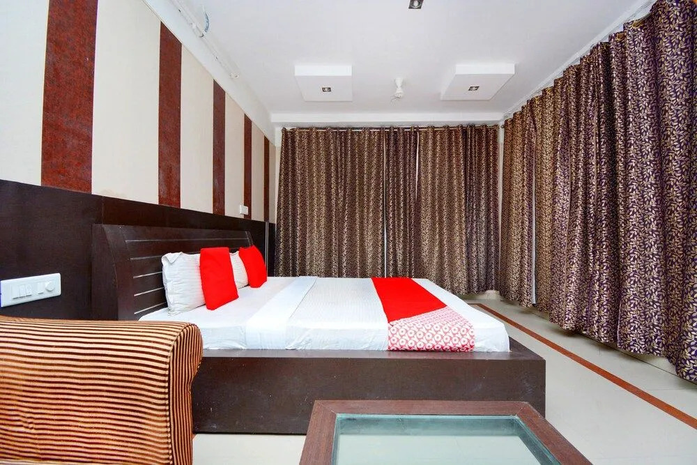 Hotel Piccadily by OYO Rooms