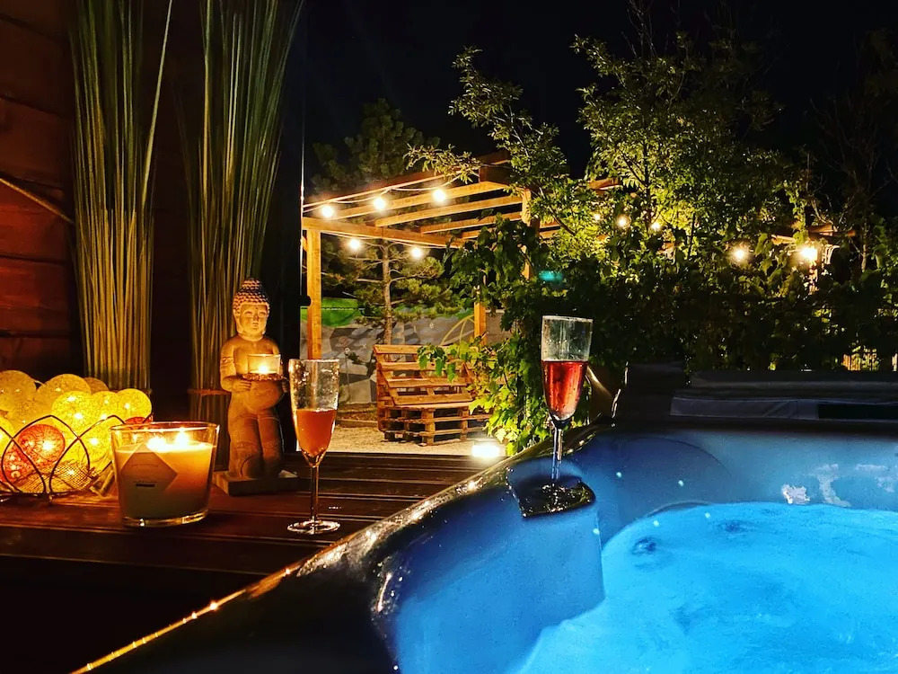 VSG Resort - 200m from Beach, Pool, Sauna & Jacuzzi