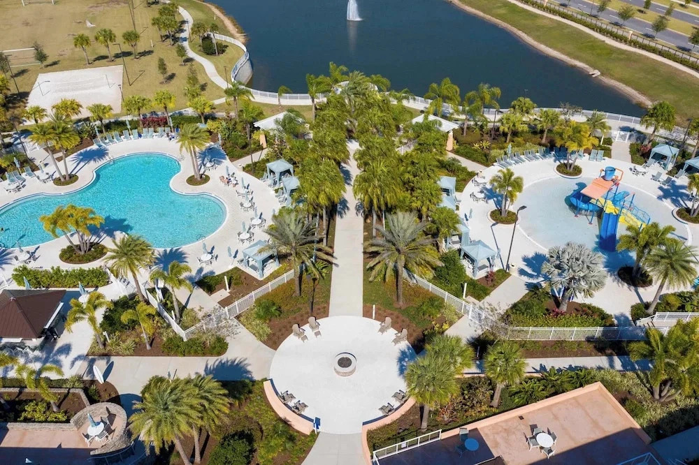 Luxury Family Getaway in Orlando w/ Private Pool & Games