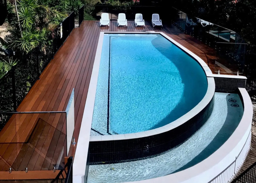 NEWLY BEAUTFULLY RENOVATED 16 The Casuarina - 3 Bedroom House With 180 Degree Ocean Views