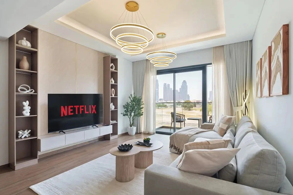 Luxury 1BR Apt in the Heart of City Walk