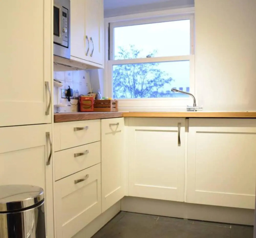 Stylish 1 Bedroom Penthouse Near Notting Hill