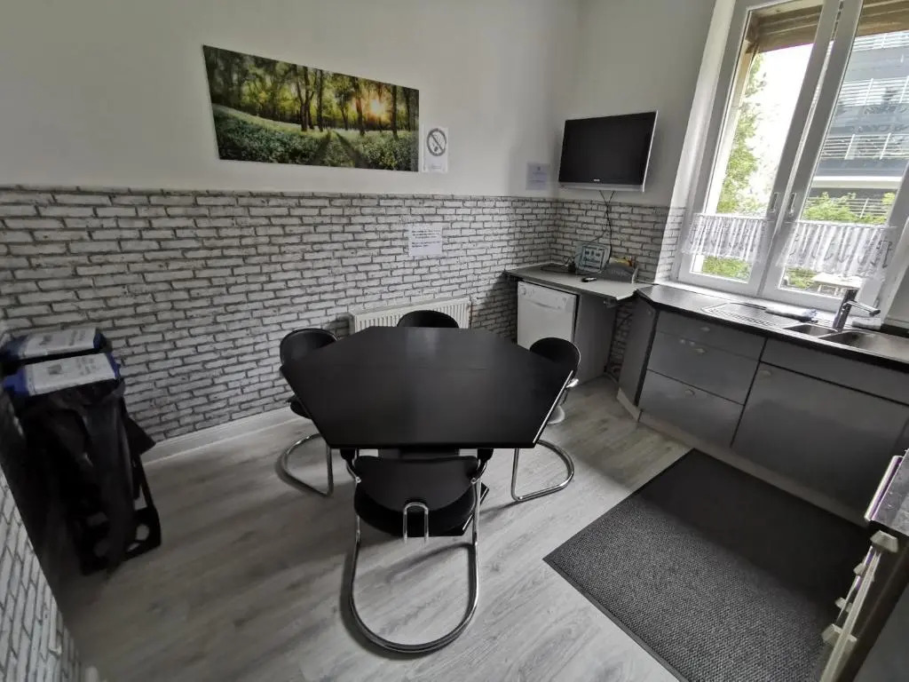 Evas Hostel - Self Check-In & Only Private Rooms