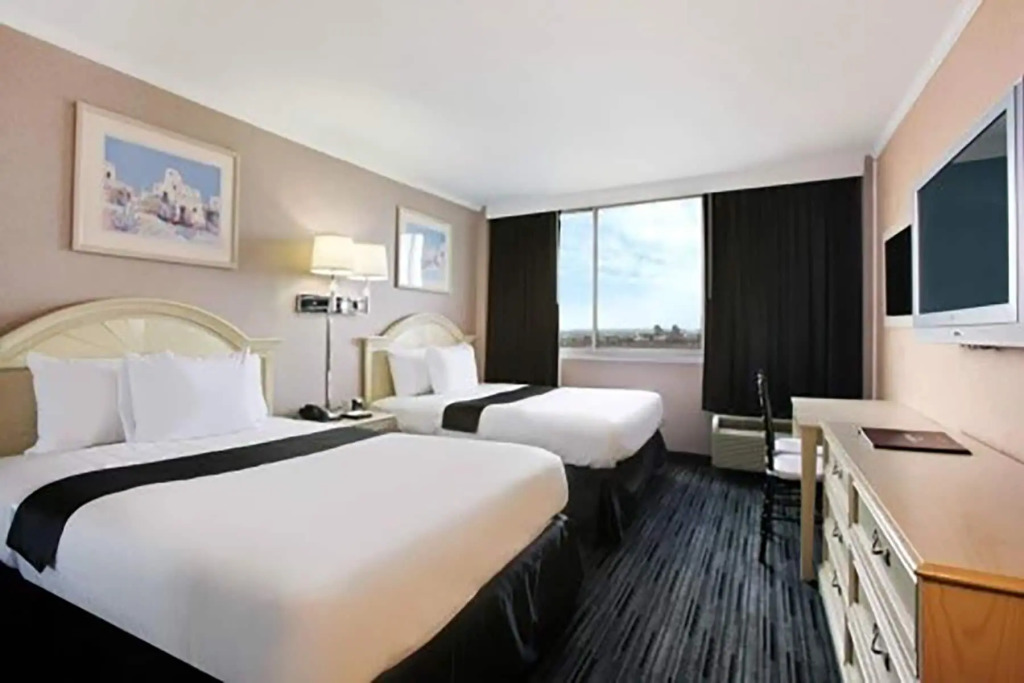 Отель Garner Hotel North Bergen - NYC Gateway by IHG