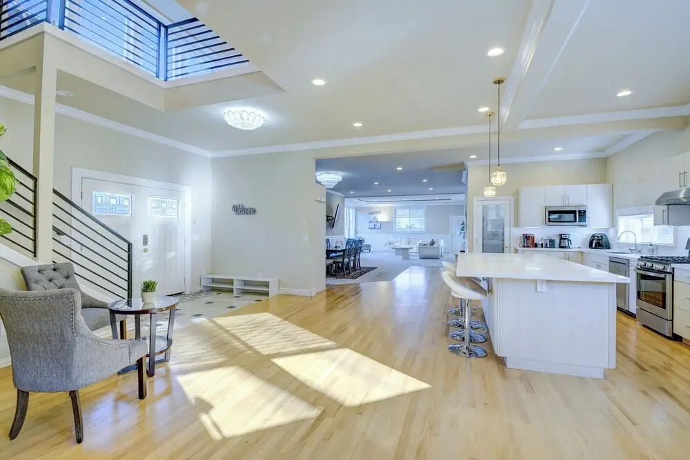 Luxe Federal Way Rental - Walk to the Water