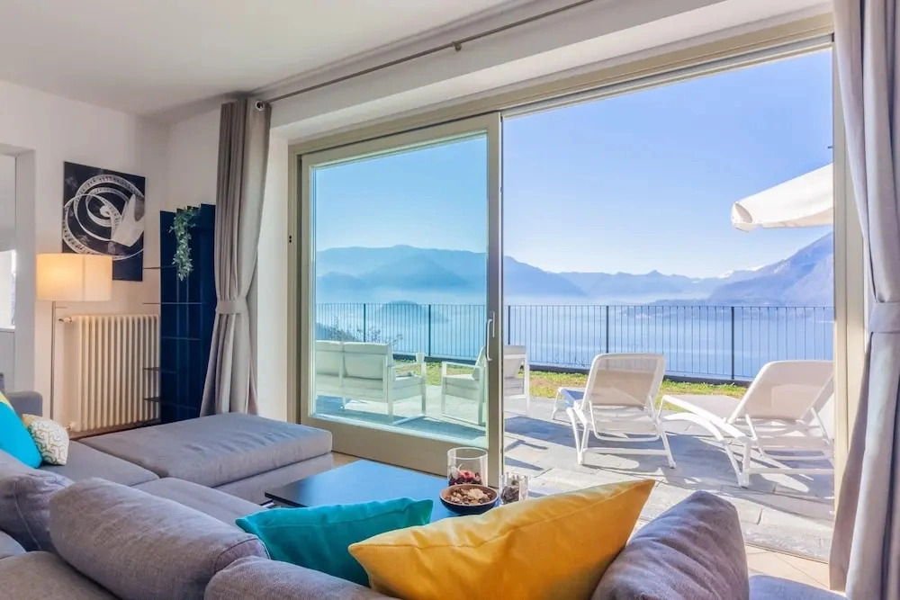 The Patio Over Varenna