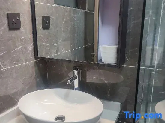 Skyview 3Br all ensuite3balconies Netfix Gym