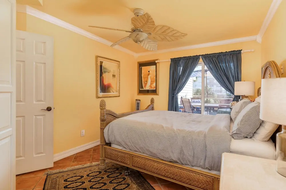 Maravilla Condos - Anchors Away