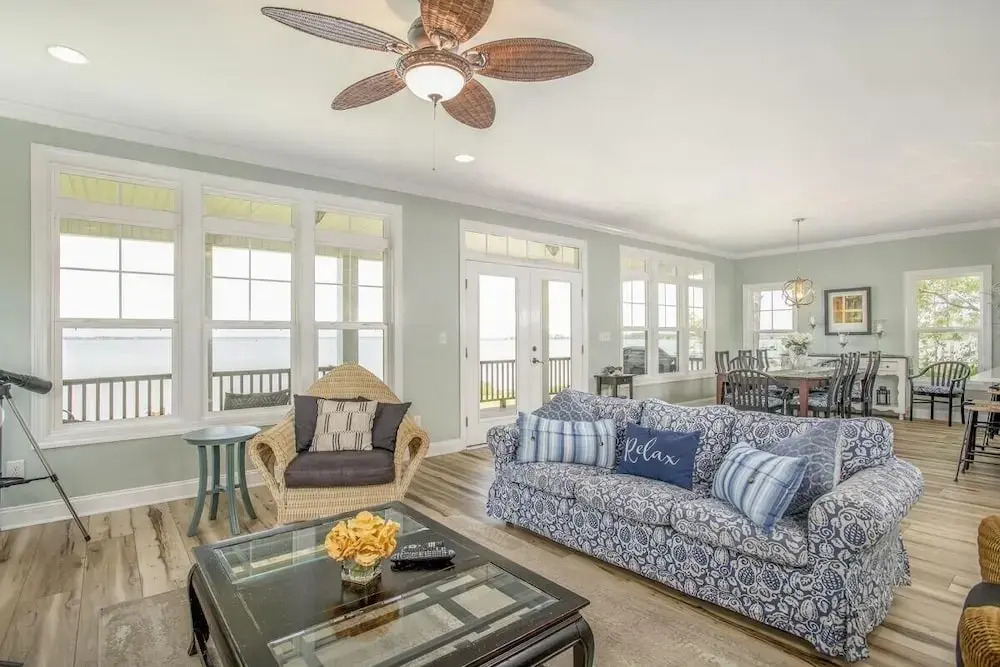 Sunset Bay Retreat 4 Bedroom Home by RedAwning