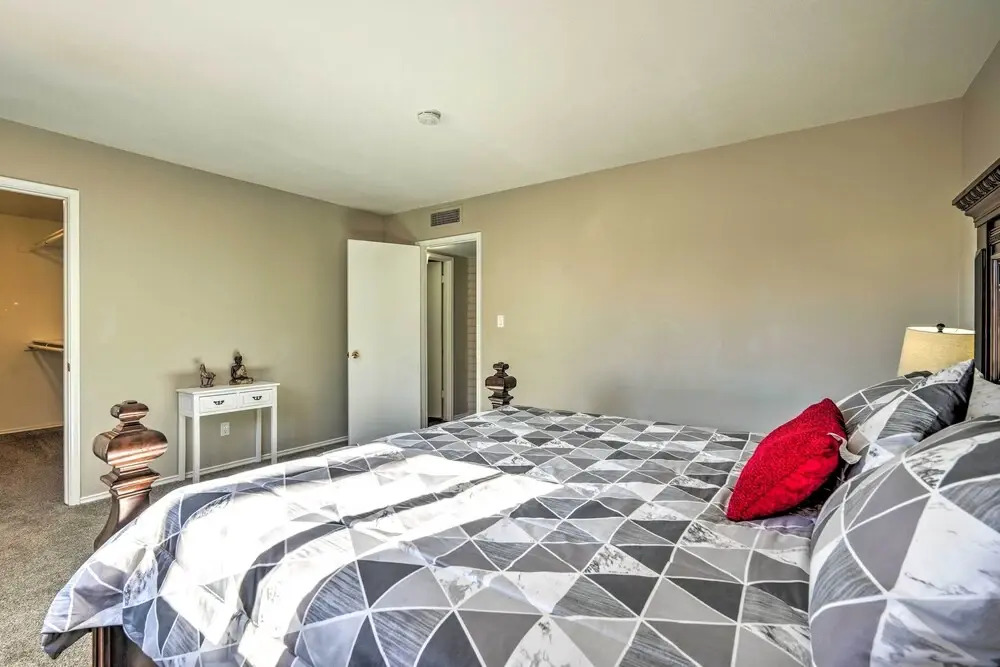 Glendale Home w/ Pool, 12 Mi to Downtown Phoenix