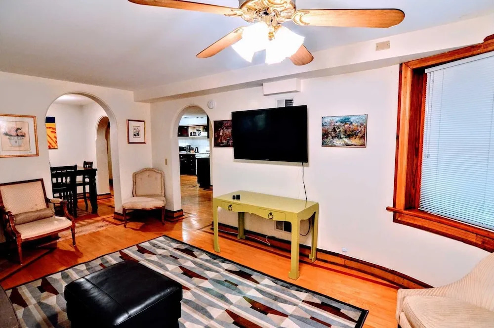 1305 Rhode Island Apartement #1086 2 Bedrooms 1 Bathroom Apts