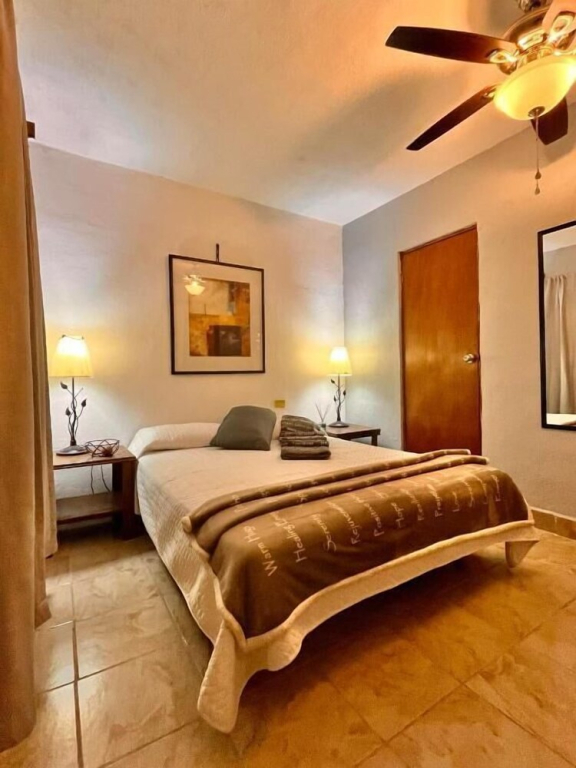 Hotel 305