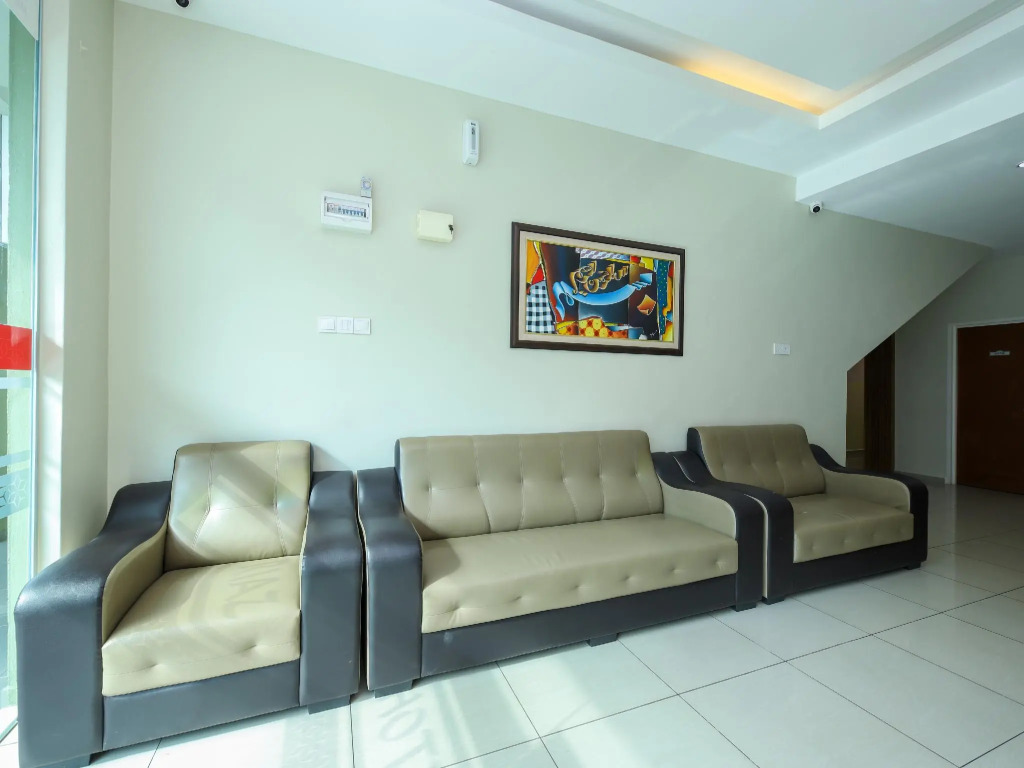 OYO 89839 Riaz Hotel