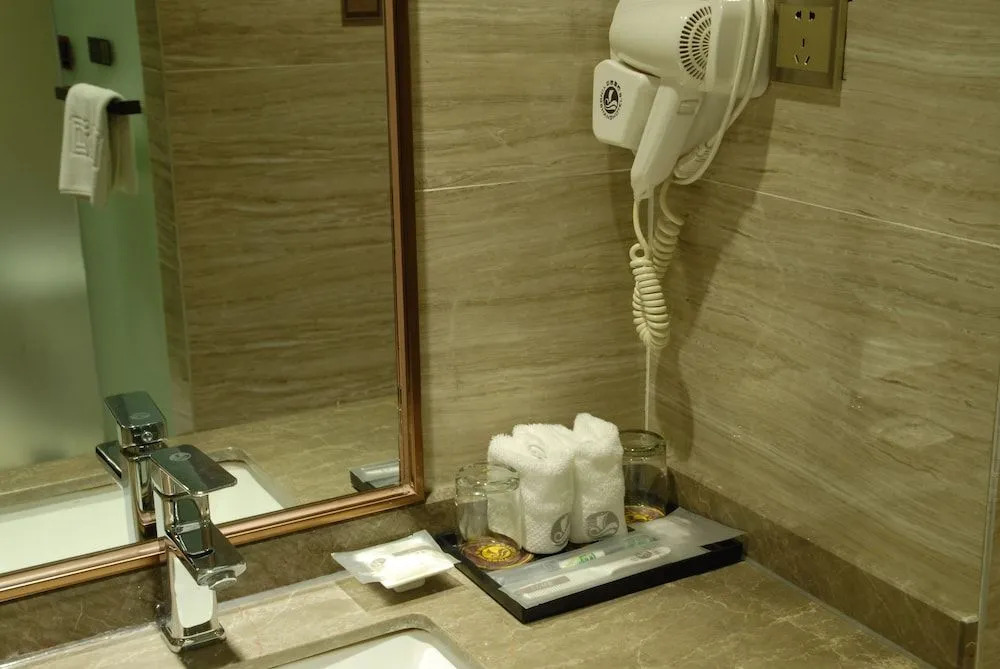 Insail Hotels (Gongbei Port Zhuhai)