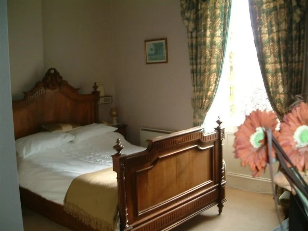The County Hotel
