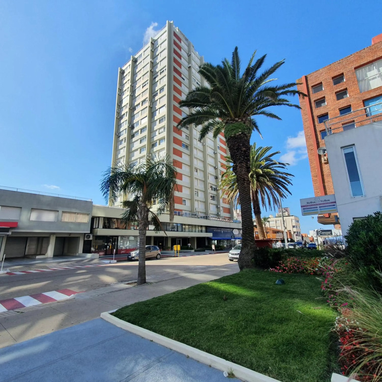 TORRE806 AP ACONCHEGANTE VISTA MAR na PENÍNSULA em PUNTA DEL ESTE