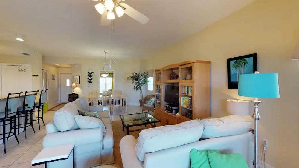 240 Bradenton Beach Club