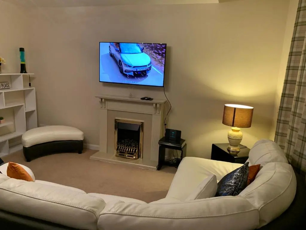 Holland Drive 2 Bedroom Flat (Adults Only)