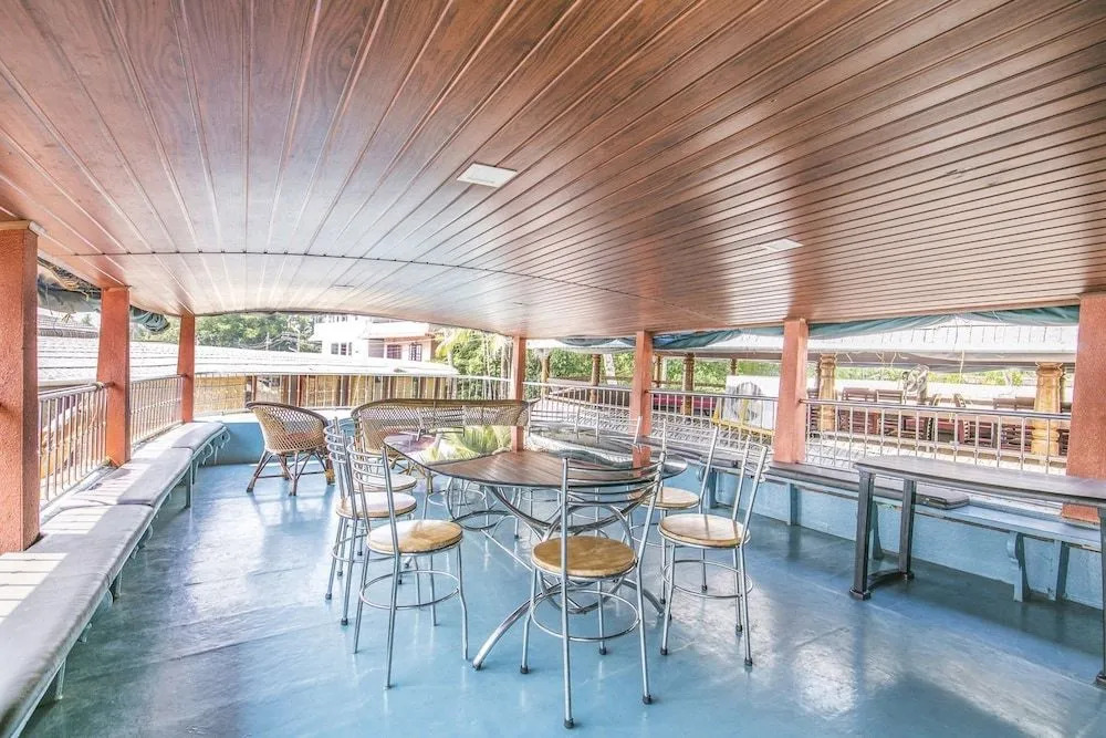 GuestHouser 3 BHK Houseboat 147b