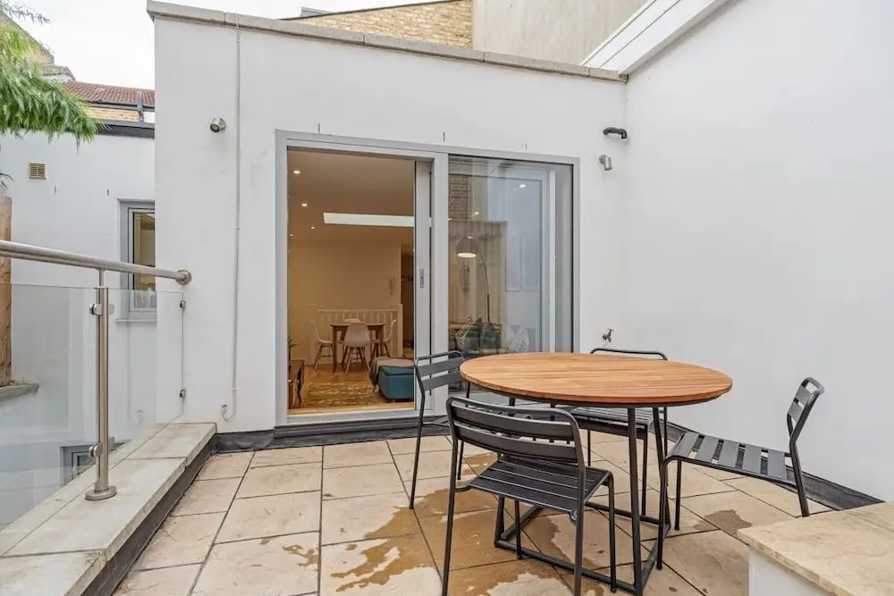 Stunning 2 Bed House W/patio nr Battersea
