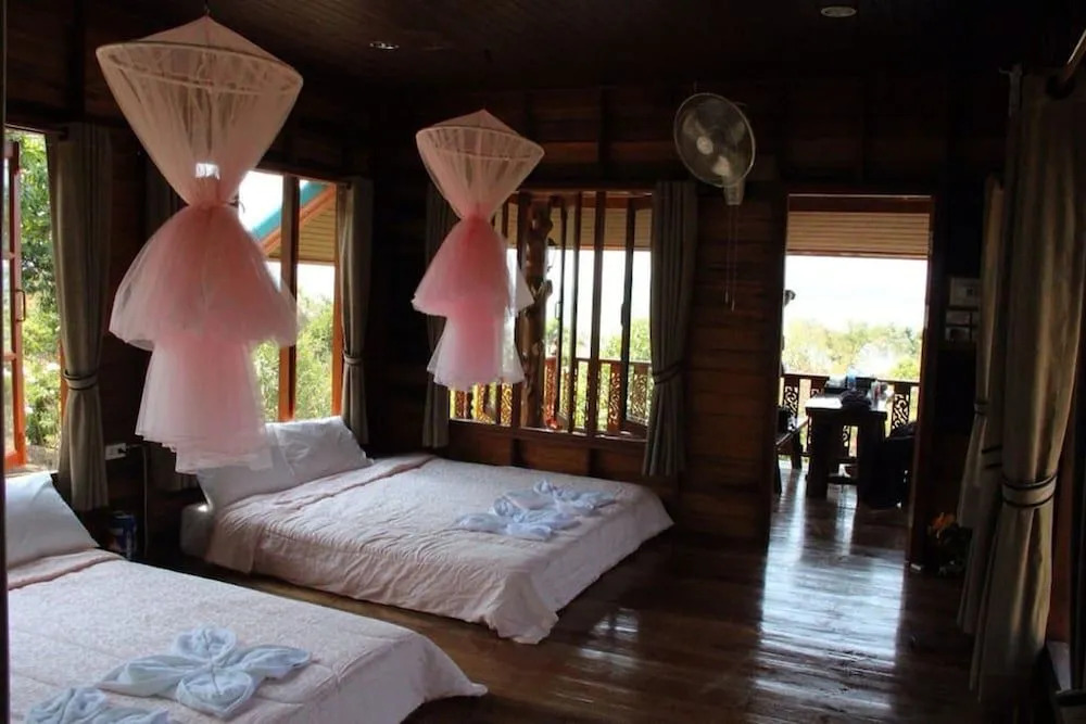 Koh Phaluay Eco Resort