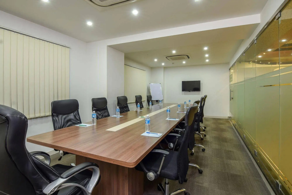 Akshaya Aura